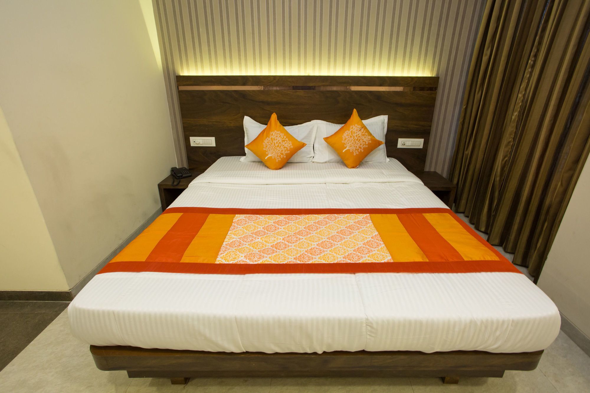 Oyo 7156 Hill View Residency Hotel Нави Мумбай Екстериор снимка
